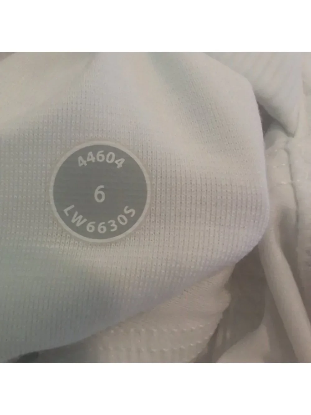 Lululemon Studio Crop *Liner White EEUC